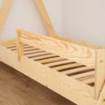 Barrière de protection en bois pour lit d’enfant fabriquée en contreplaqué de pin de couleur bois naturel