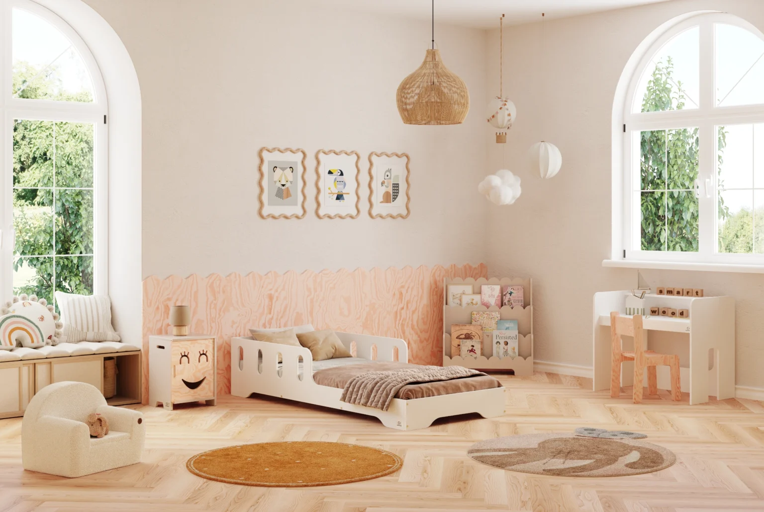 Lit enfant Montessori Tila 6 blanc avec barrière basse ajourée dans une chambre lumineuse