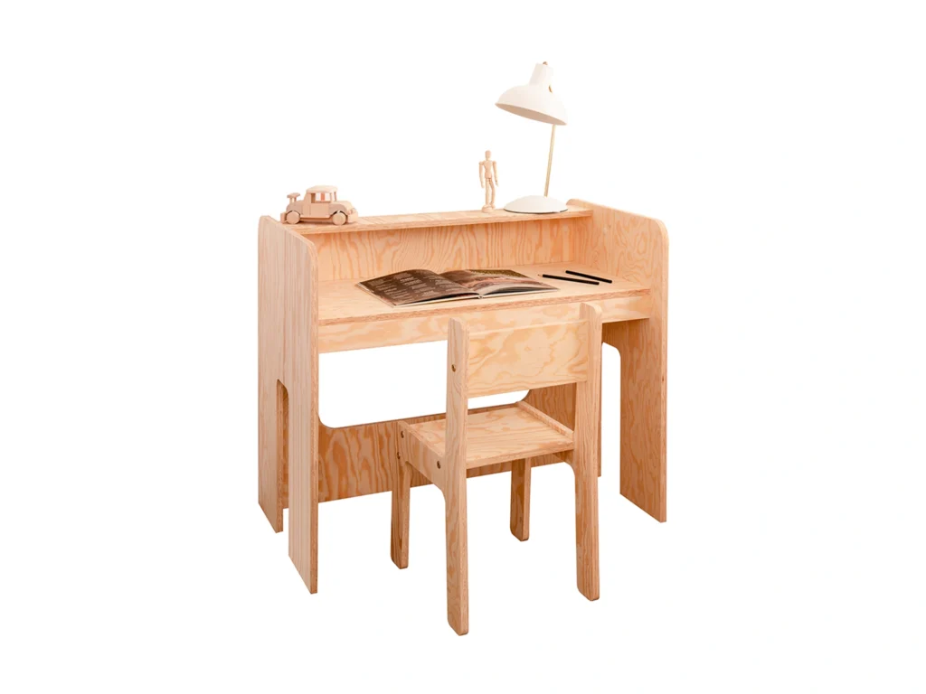 Bureau pour enfants en fabriqués contreplaqué de pin de couleur bois naturel avec chaise pour enfant