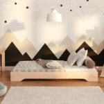 Lit enfant en bois sans barrières fabriqué en contreplaqué de pin couleur bois naturel