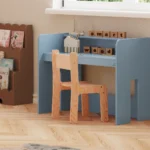 Bureau pour enfants en contreplaqué de pin de couleur bleue avec chaise pour enfant