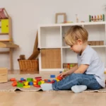 Lit simple bas en bois pour enfants avec sommier TILA 7 Montessori