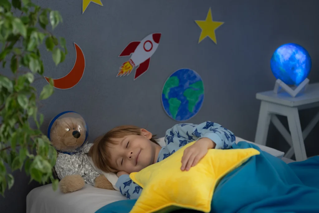 Quand mon enfant dort dans mon lit pourquoi et comment l'aider à dormir seul